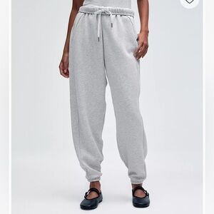 Lululemon mid rise overside scuba jogger